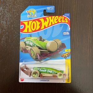 Hot Wheels #135 Fast Foodie #5  Green Carbonator EARTH DAY Bottle shaped Car